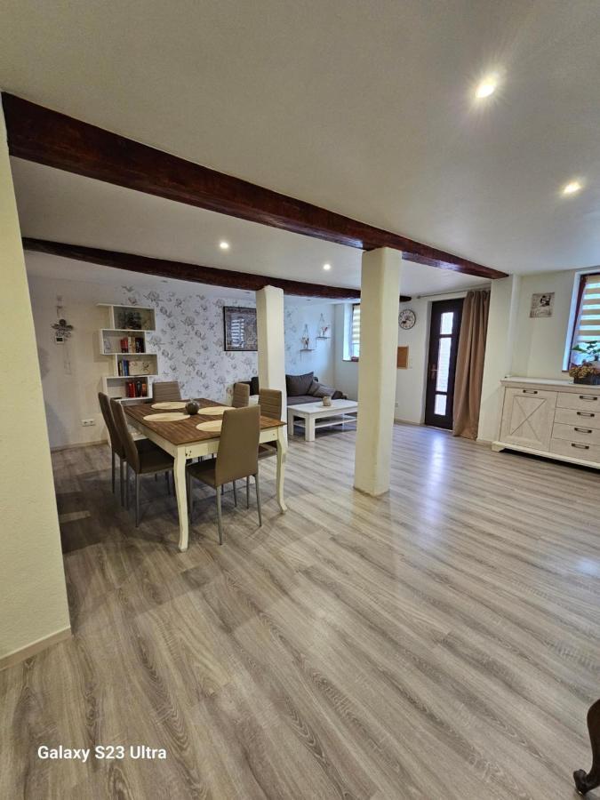 Ferienwohnung ,,Hinter Der Mauer" Хильдбургхаузен Экстерьер фото